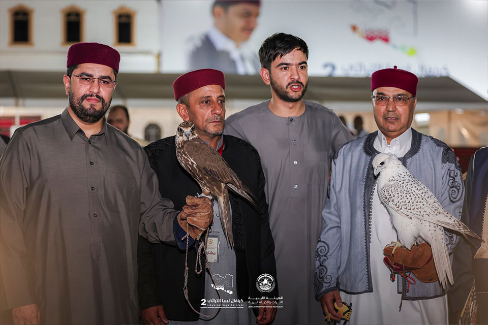 زيارة عميد بلدية بنغازي لفعاليات ليالي التراث ضمن كرنفال ليبيا التراثي